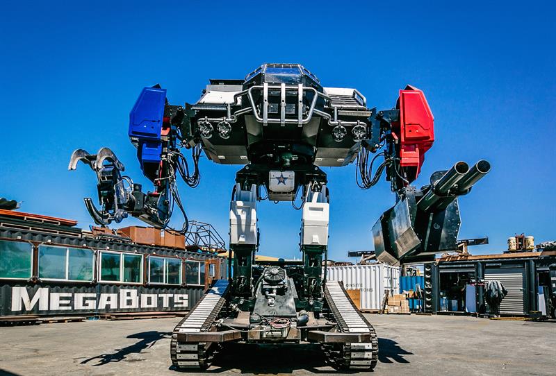 Fotografía cedida por MegaBots, de Eagle Prime, un robot de la empresa estadounidense MegaBots que pesa 12 toneladas, mide 4,8 metros de altura y tiene una capacidad de 430 caballos de potencia y participó en un combate a muerte de robots. Como si de protagonistas de la saga "Transformers" se tratara, robots humanoides gigantes se enfrentaron por primera vez en un "duelo a muerte" en un proyecto que pretende convertirse en una modalidad "deportiva" con millones de seguidores. EFE/Greg Munson/MegaBots/SOLO USO EDITORIAL/NO VENTAS/CRÉDITO OBLIGATORIO