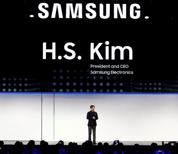 El Presidente y CEO de Samsung Electronics, H.S. Kim, participa en una conferencia de prensa hoy, durante el International Consumer Electronics Show 2019 (CES 2019), en Las Vegas, Nevada (EE.UU.).