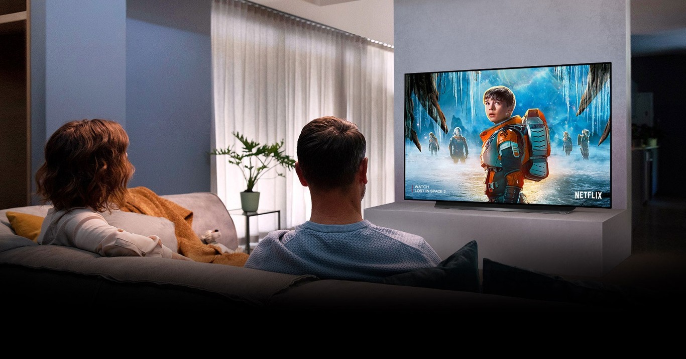 Televisión o proyector para ver cine en casa, ¿Qué es mejor?